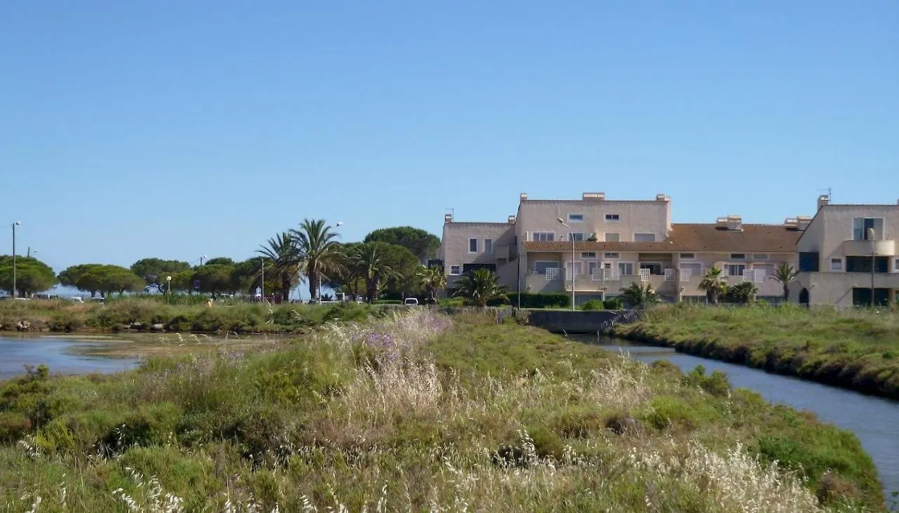 Studio A 50 M De La Plage Et Du Sentier Littoral Hyeres Apartment